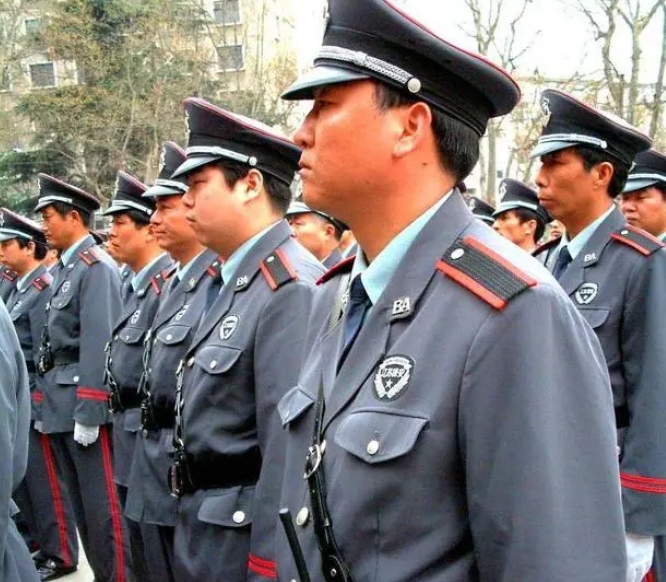 為啥保安越來越難招，連中老年人也不愿意干了？其實原因很簡單